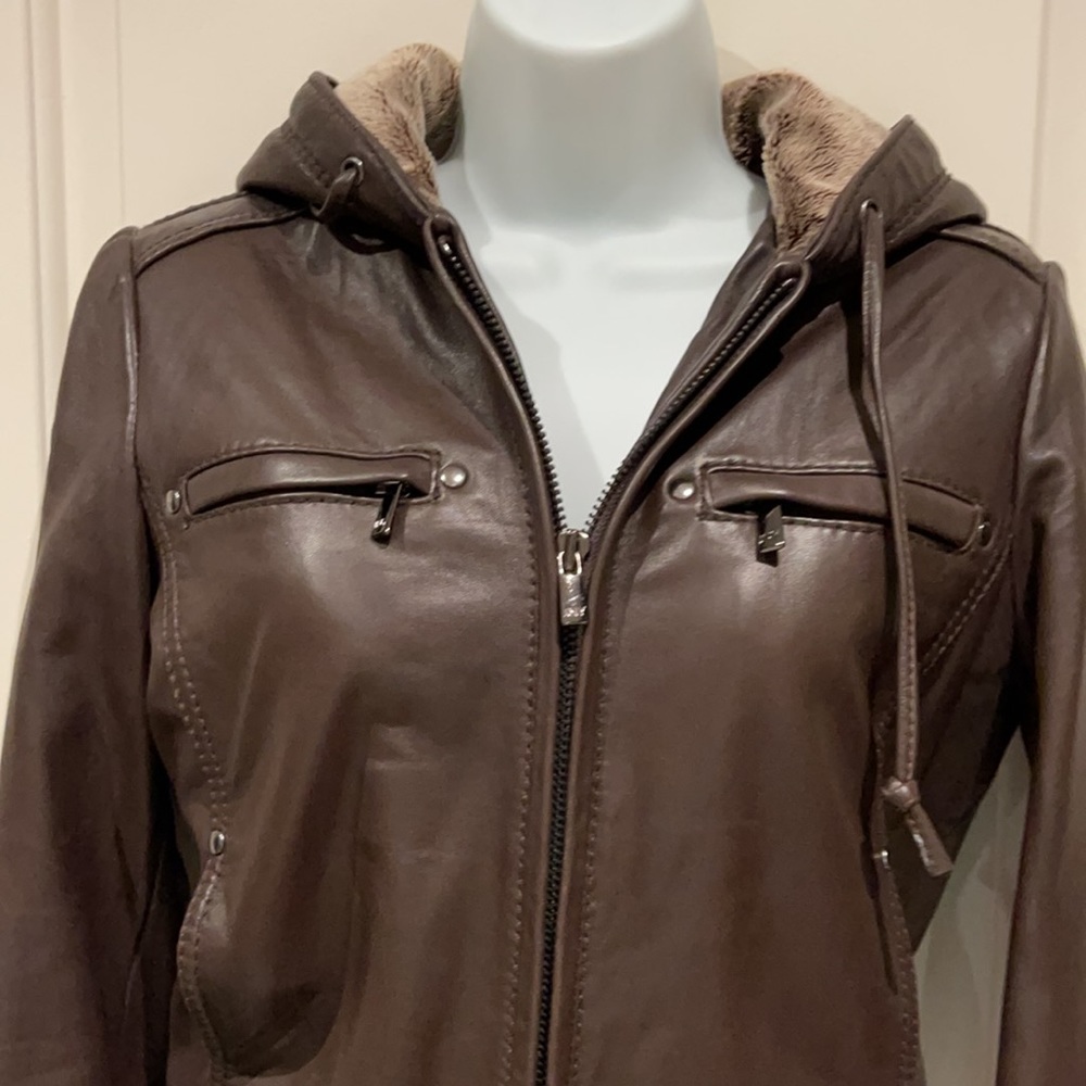 Leather jacket - Picture 2 of 5